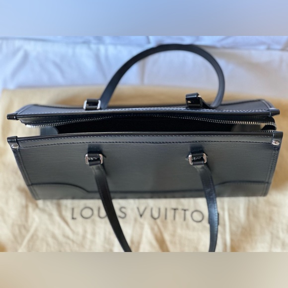 Authentic Louis Vuitton Madeleine PM Epi leather should bag - Picture 8 of 9